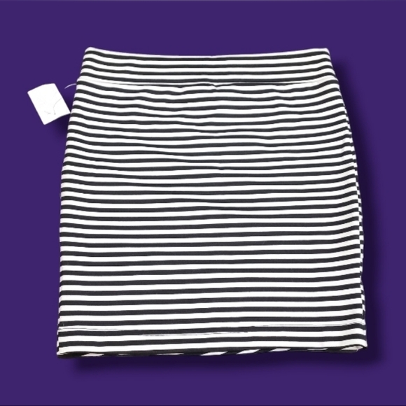 Charlotte Russe Stretchy Short Striped Juniors Size Small Black White Mini Skirt - Picture 13 of 15